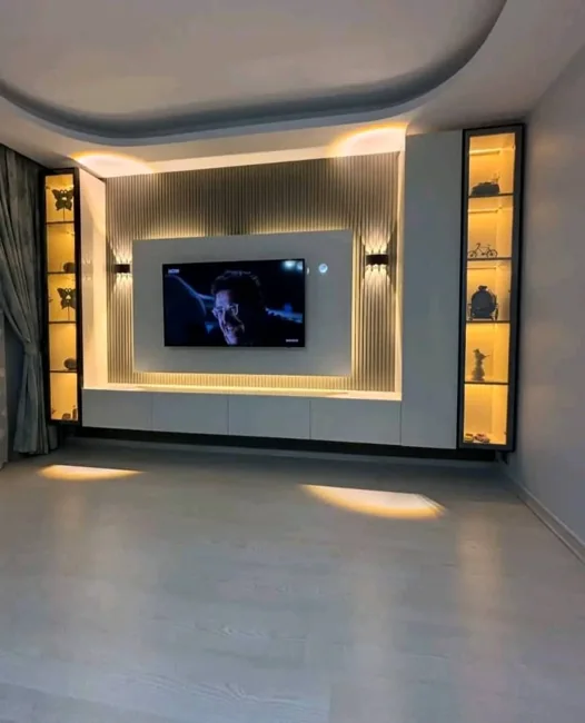 Mueble decorativo e iluminación en un trabajo de la empresa